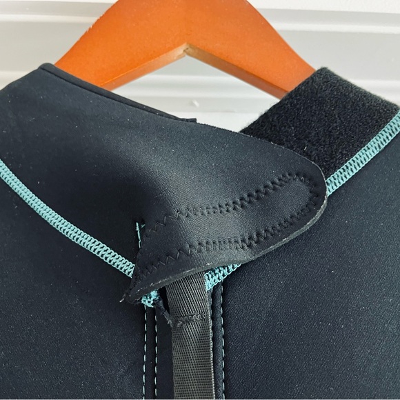 Hevto Plus Size Wetsuit - Picture 9 of 12